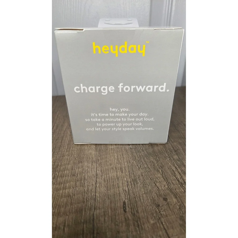 Heyday Donut Wall Charger 15W USB-C Port Turquoise Sprinkles Novelty NIB‎